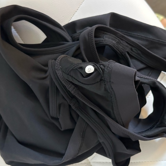 Black Sleeveless Women's Top - Picture 9 of 10